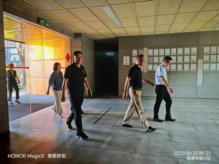 1756089596110656.jpg 204.jpg